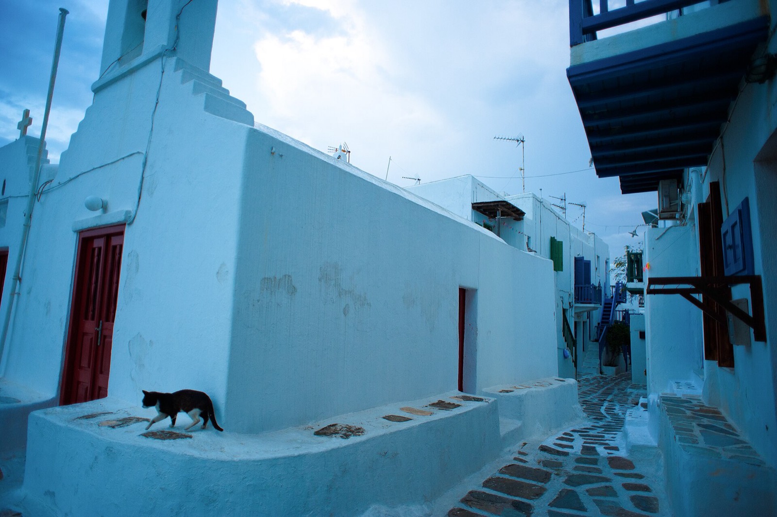 Dusk falling on a Chora lane